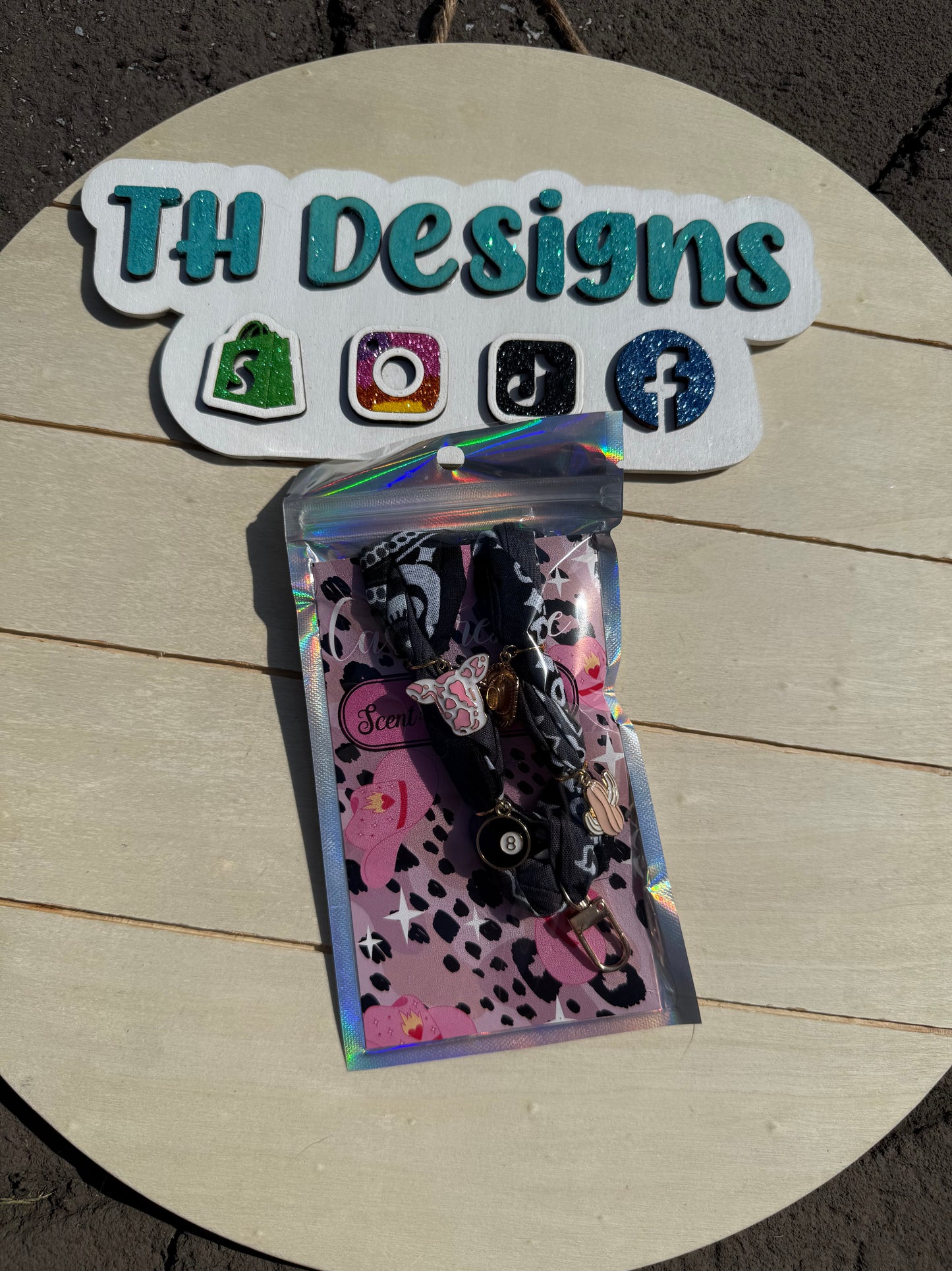Bandana Freshie Hanger - Black with Pink Charms
